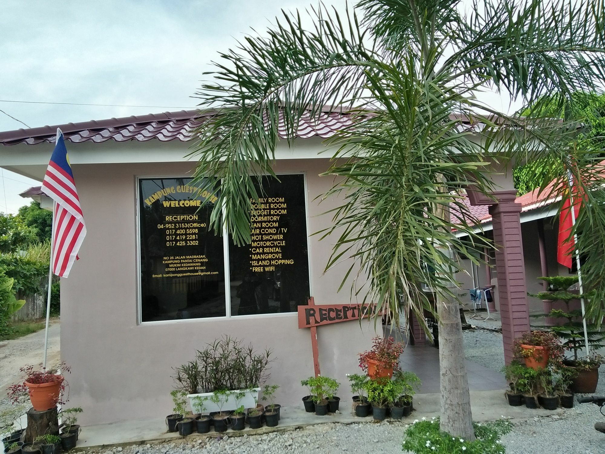 Zen Rooms Basic Kampung Guest House ランカウイ島 エクステリア 写真